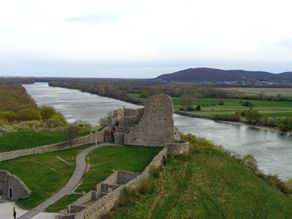 Vhled z hradu Devn